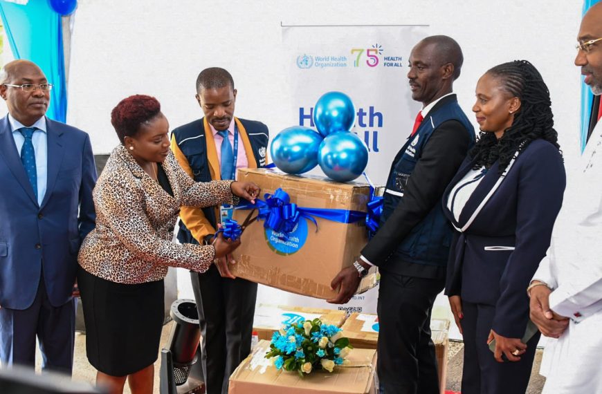 Health Ministry receives 940 mobile tablets from WHO