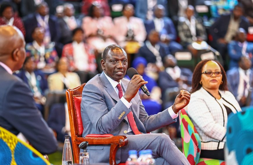 Ruto says individuals in government with fake academic certificates must leave