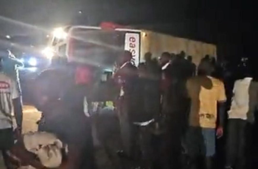 One dead as Easy Coach bus ferrying Chavakali Boys School students overturns in Kisumu » Capital News