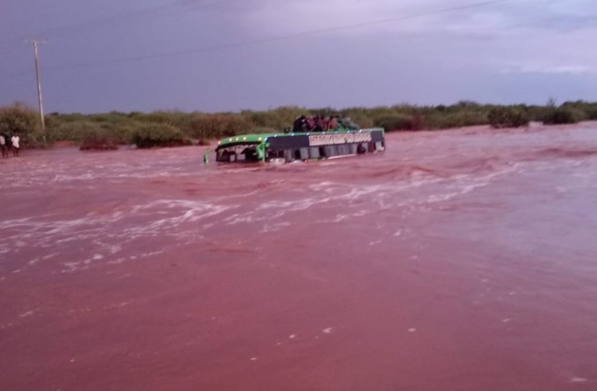 Tana River Floods: Rescue efforts underway for trapped passengers