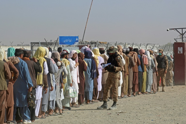 Hundreds of Afghan Refugees Deported from Pakistan amid Worsening Situation » Capital News