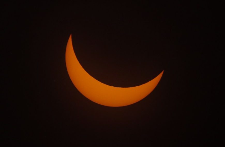 Total solar eclipse thrills millions across North America » Capital News