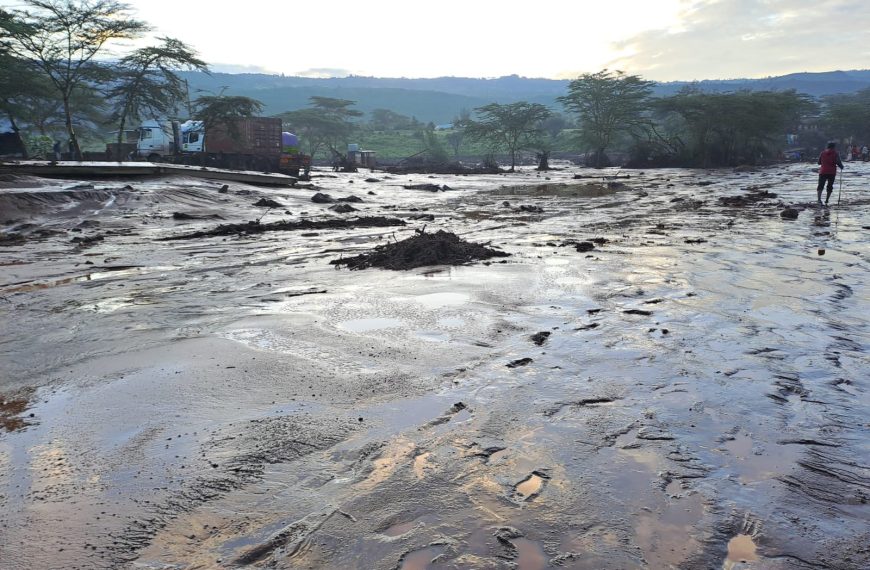 42 dead, among them 17 children after dam bursts in Mai Mahiu