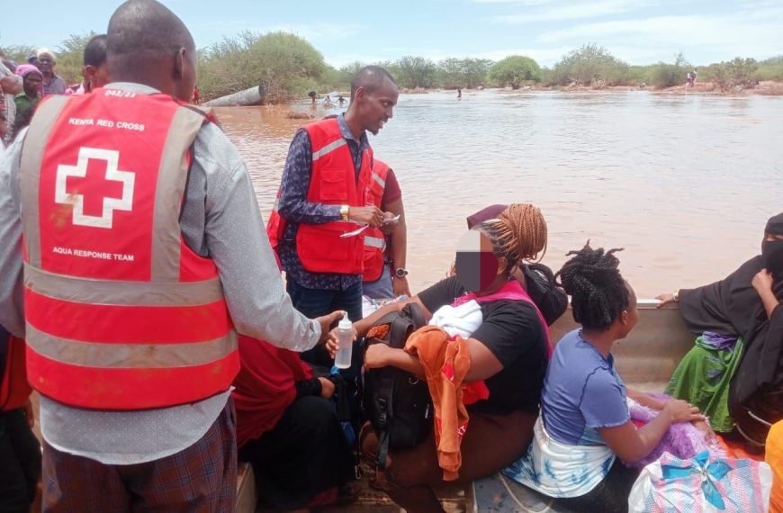 51 passengers trapped in Tana River flooded road rescued