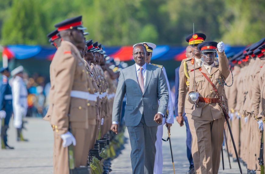 President Ruto urges KDF cadets to adopt smart solutions in combating threats