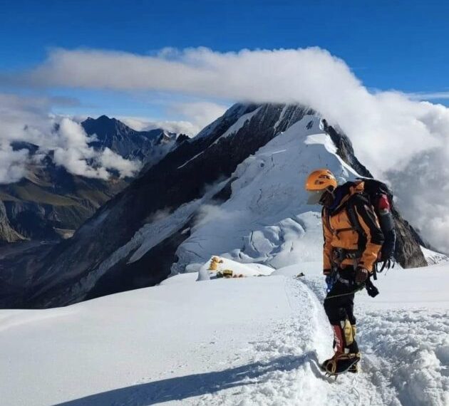 Kenyan climber’s body to be left on Everest
