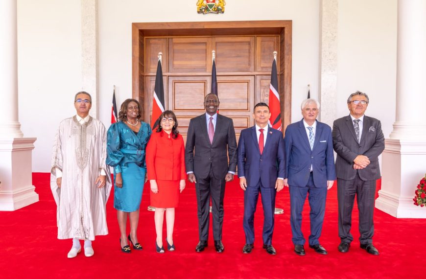 President Ruto receives credentials from 6 new envoys