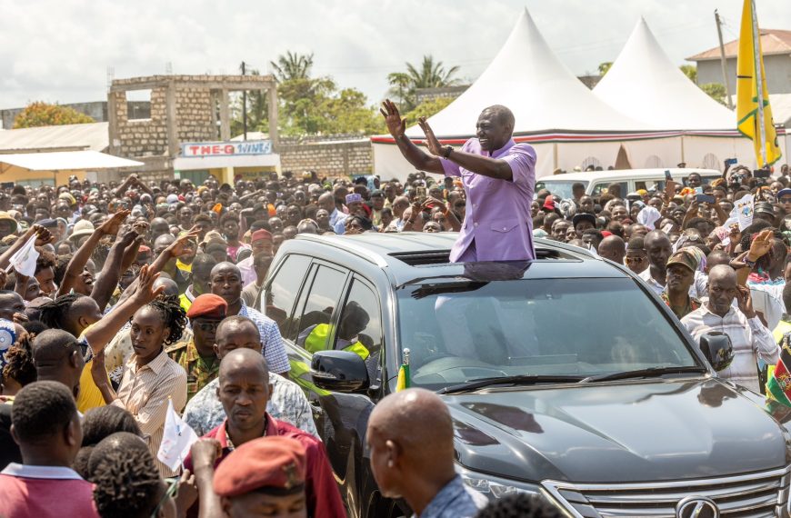 Ruto commits to deliver on resolution of graft cases in 6 months » Capital News