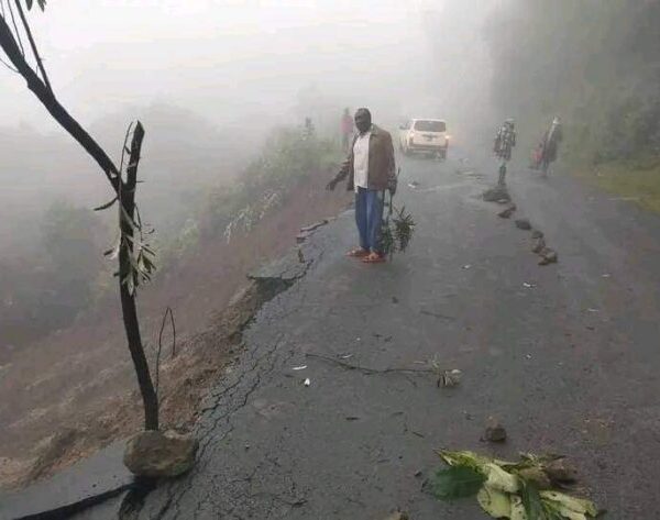 Kasoiyo-Tenges-Saos –Eldama Ravine road closed after destruction by landslide » Capital News