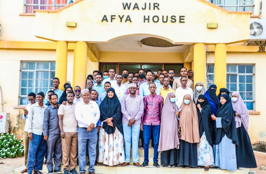Wajir Governor boosts health services by commissioning 200 new healthcare workers » Capital News