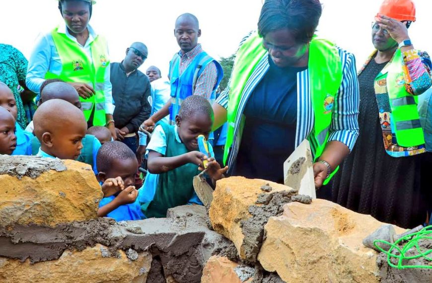 Governor Wanga launches new initiative to modernize classrooms in Homa Bay » Capital News