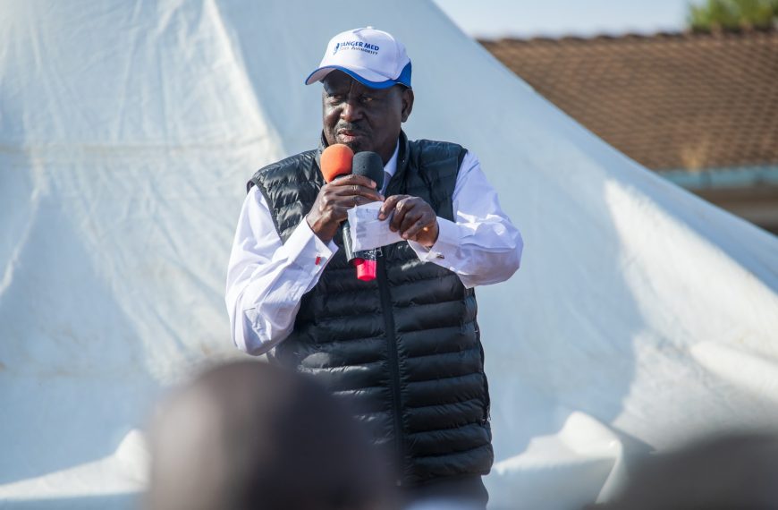 Raila condemns police use of heavy-handed tactics against protesters, journalists
