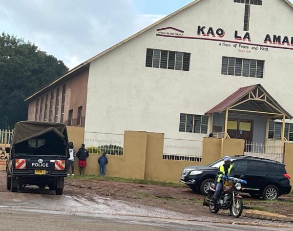 Police called in to avert chaos between rival groups at Kao La Amani AIC, Eldoret » Capital News