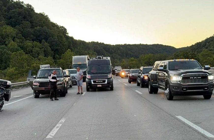 Manhunt after gunman takes aim at cars on US highway » Capital News