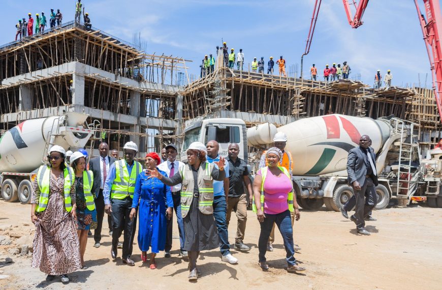 Ruto pledges to eliminate slums through affordable housing