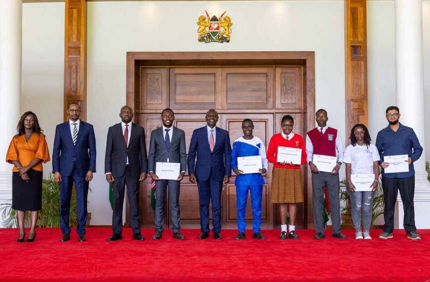 Government to hire 20,000 more teachers in January, Ruto announces