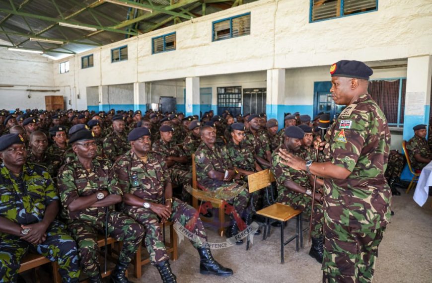 Kenya Army Commander Visits Western Command to Review Operations and Boost Troop Morale » Capital News