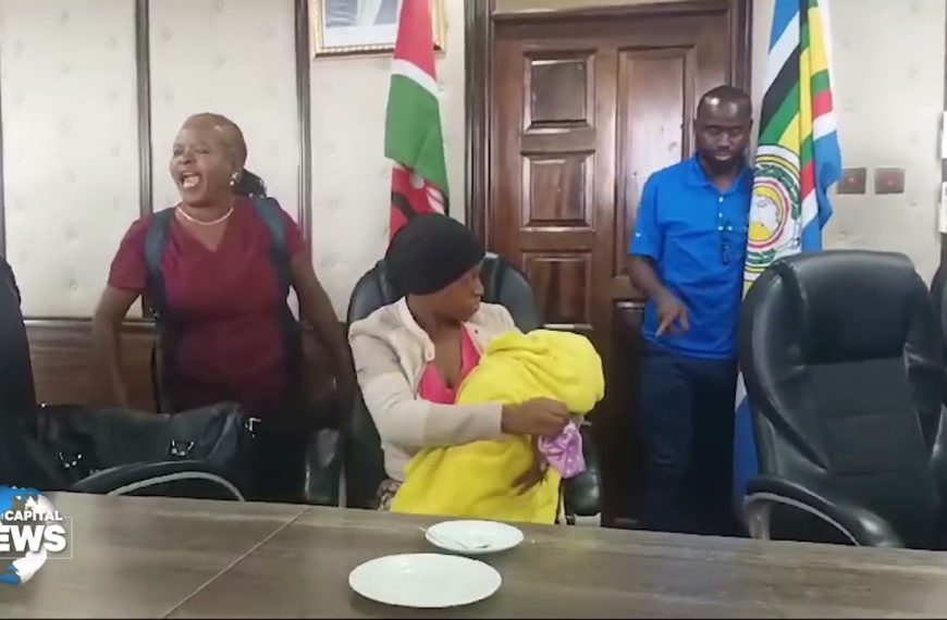 Patients storm Afya House, confront CS Barasa over SHIF glitches » Capital News