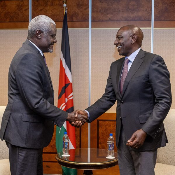 Ruto applauds AU leadership, as Raila seeks top job