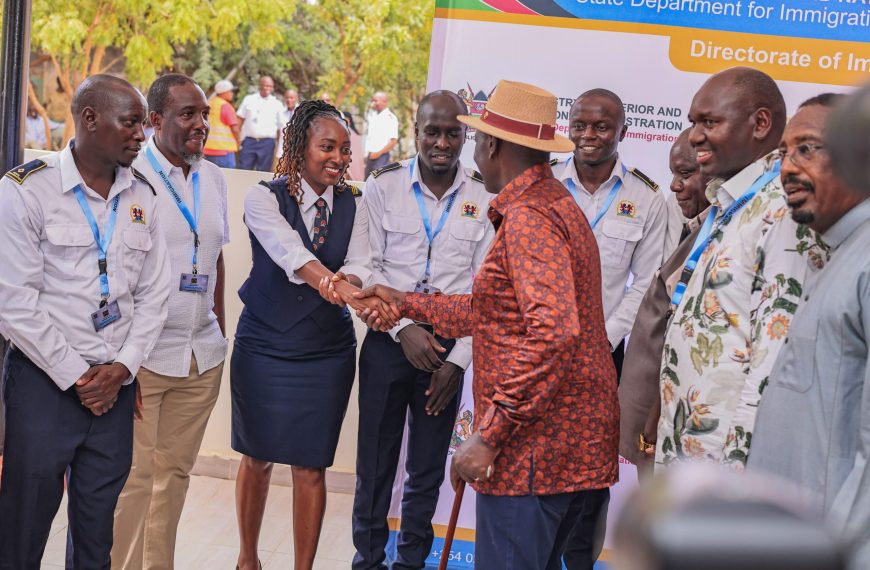 Ruto opens Garissa passport office, Kenya’s 10th center