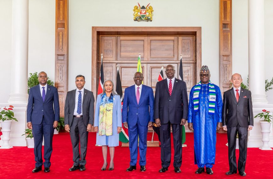 Six new envoys present their credentials to President Ruto