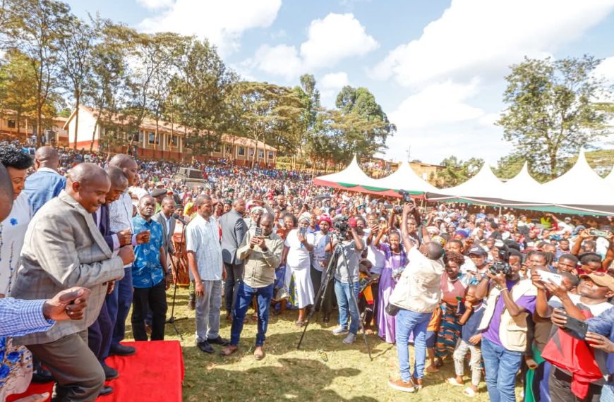 Stop politics and allow the Govt deliver