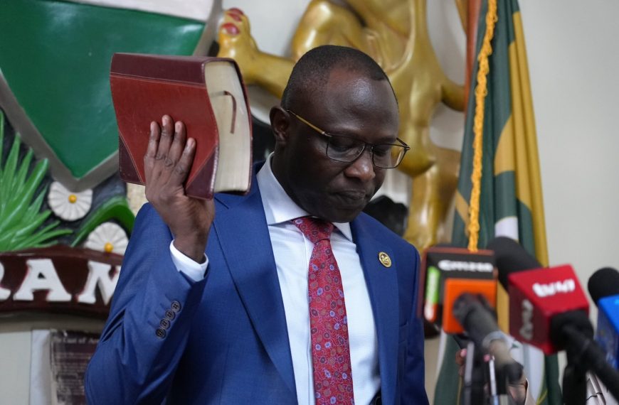 IEBC to discuss ‘ways and means’ to build confidence in polls, rebukes premature campaigns » Capital News