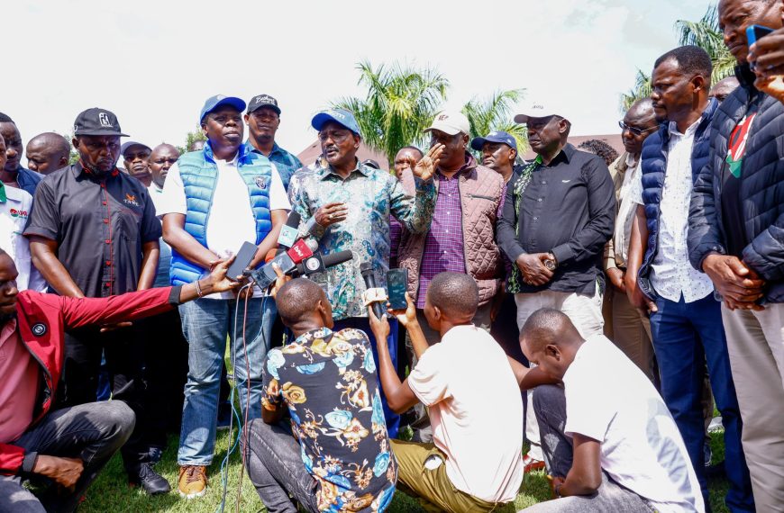 Kalonzo downplays flagbearer question as he leads allied opposition in Western tour » Capital News