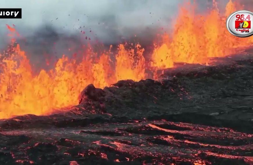 (WATCH) Residents and tourists forced to flee after lava breaches barriers in Iceland » Capital News