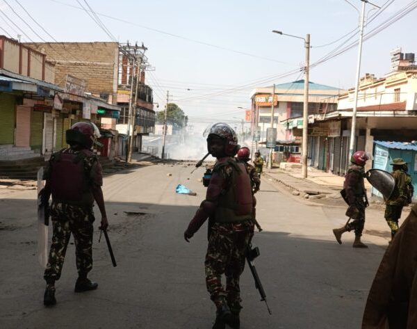 Chaos in Nakuru as protestors engage police in running battles » Capital News