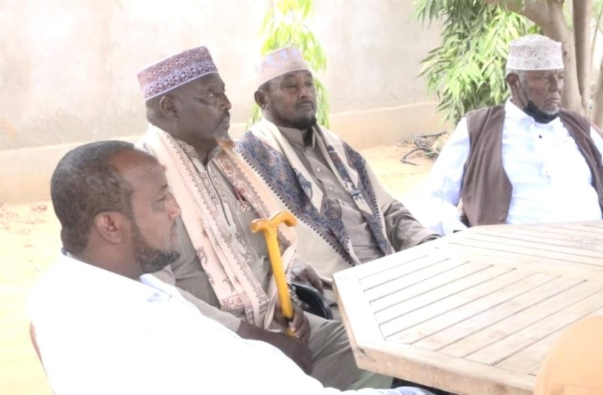 Garissa elders back Raila’s call for dialogue, urge leaders to address public concerns