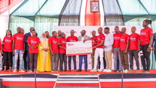 Ruto gives 816 youths taking jobs abroad Sh163mn Boost » Capital News